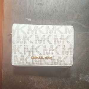 Michael Kors Cream Wallet